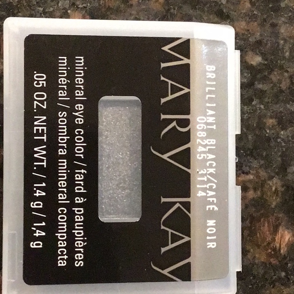 Mary Kay mineral eye color brilliant black